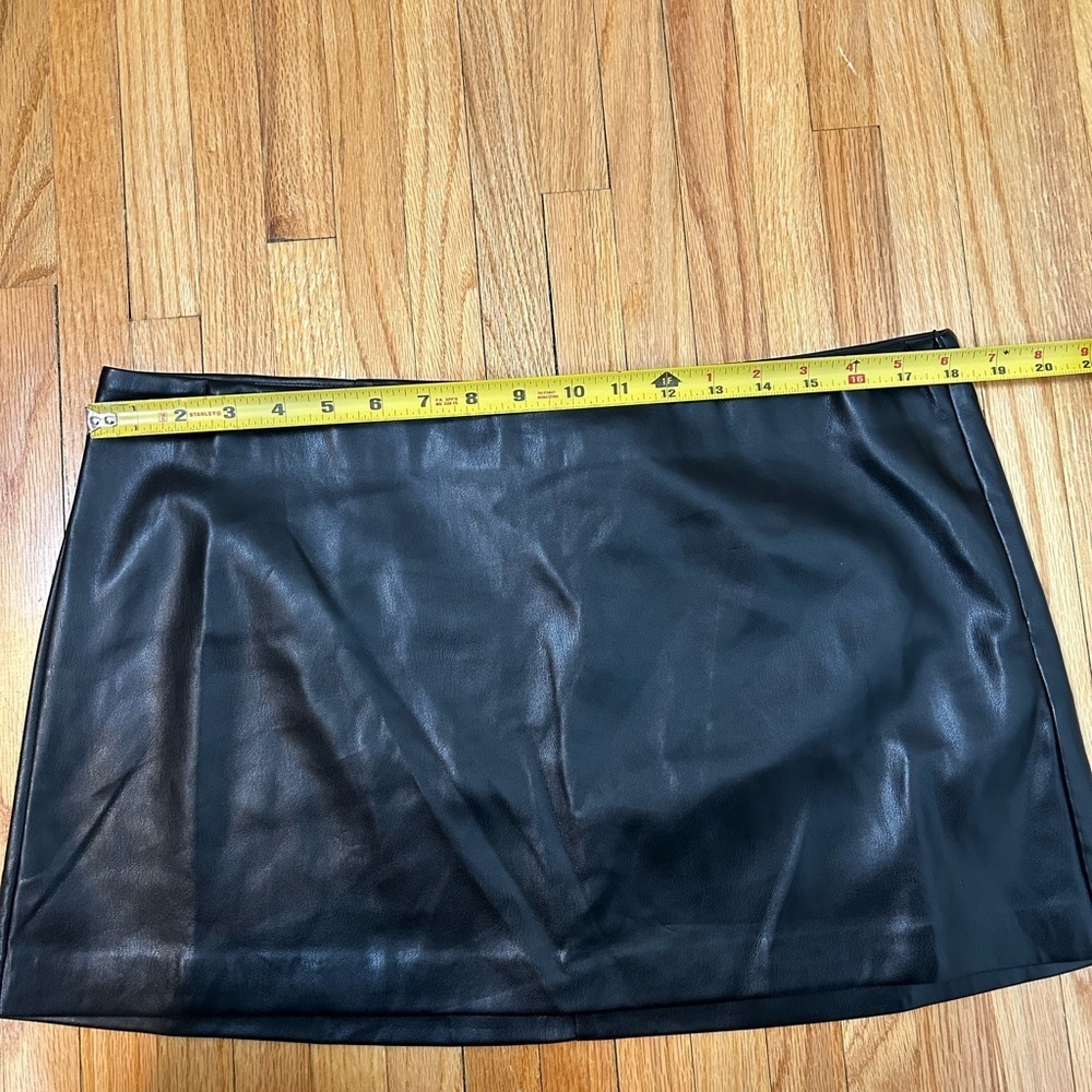 NWT Joe's Jeans Vegan Leather Mini Skirt in Black - Picture 7 of 9